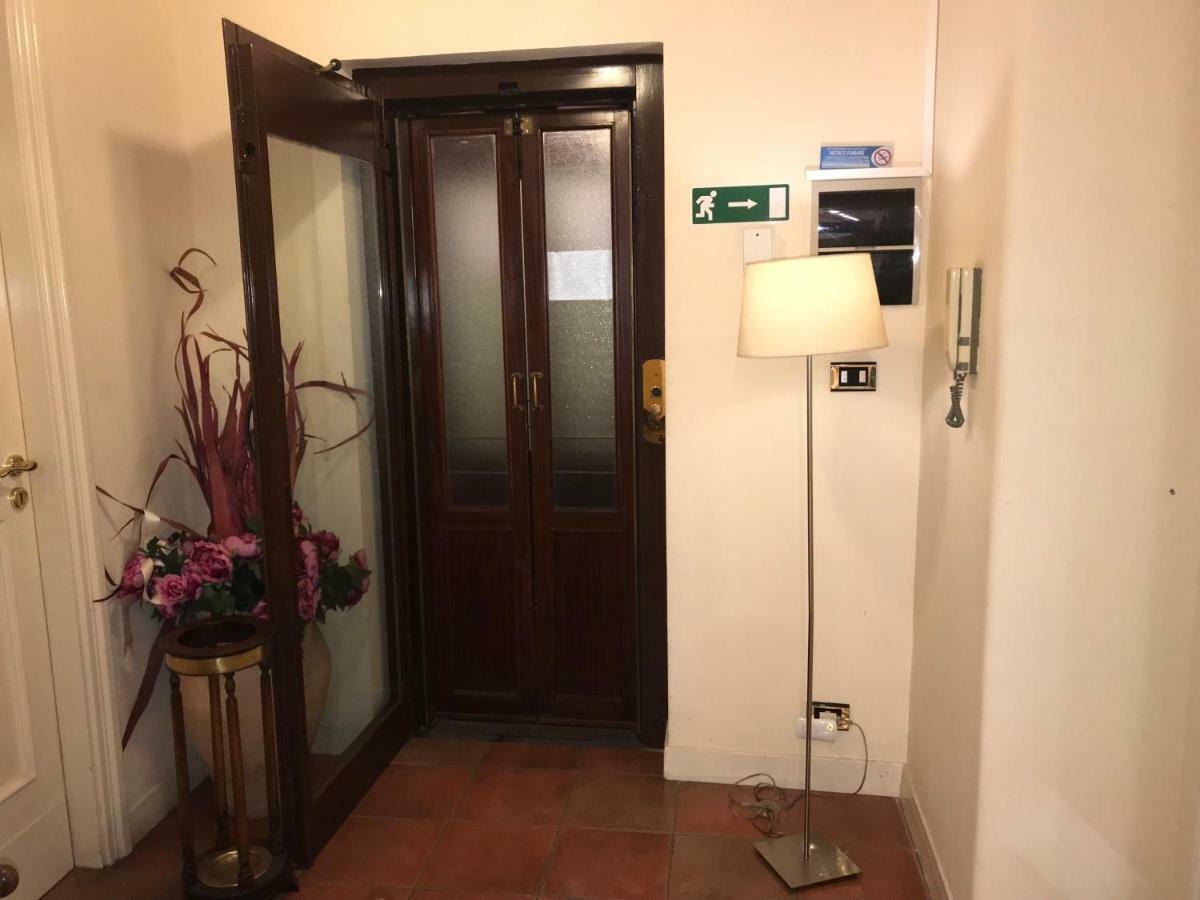 カターニア アンティカ ディモーラ カルーソ Bed & Breakfast エクステリア 写真