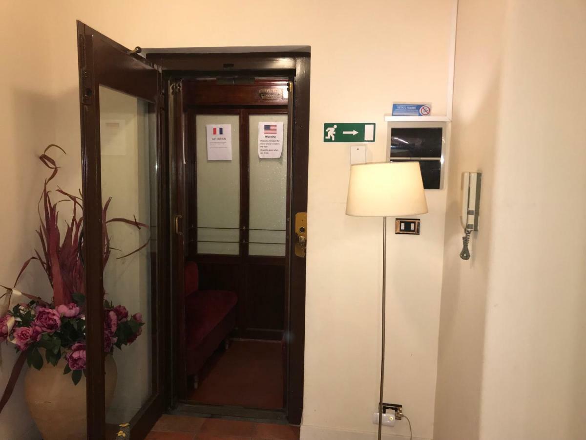 カターニア アンティカ ディモーラ カルーソ Bed & Breakfast エクステリア 写真